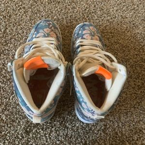 Blue and pink wore once